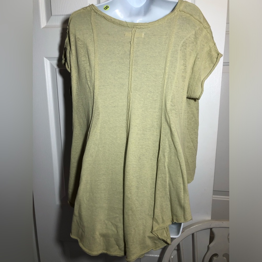 Free People We The Free Womens short sleeve lightweight sweater/top size Medium